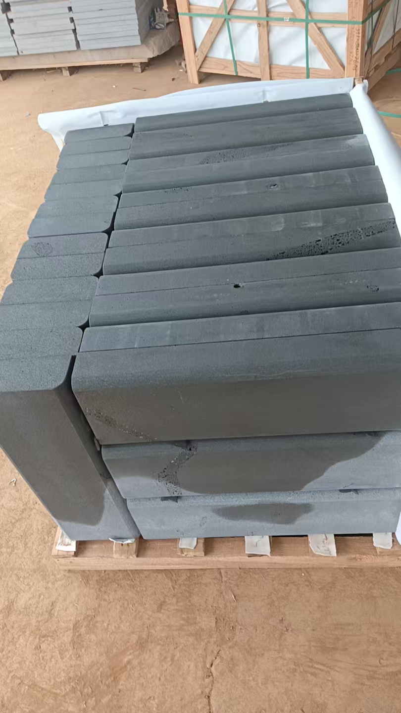 Basalt / Granite Curbstone — 玄武岩花岗岩路边石